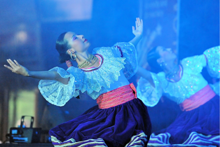 Read more about the article The Winnipeg Folklorama Festival – First Timer’s Guide
