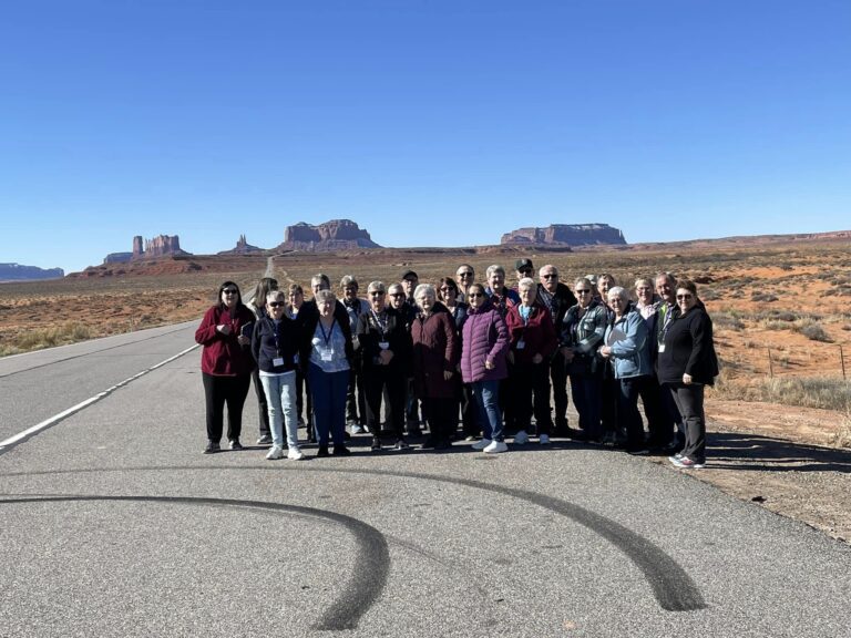 Edmonton bus tour to Arizona group photo